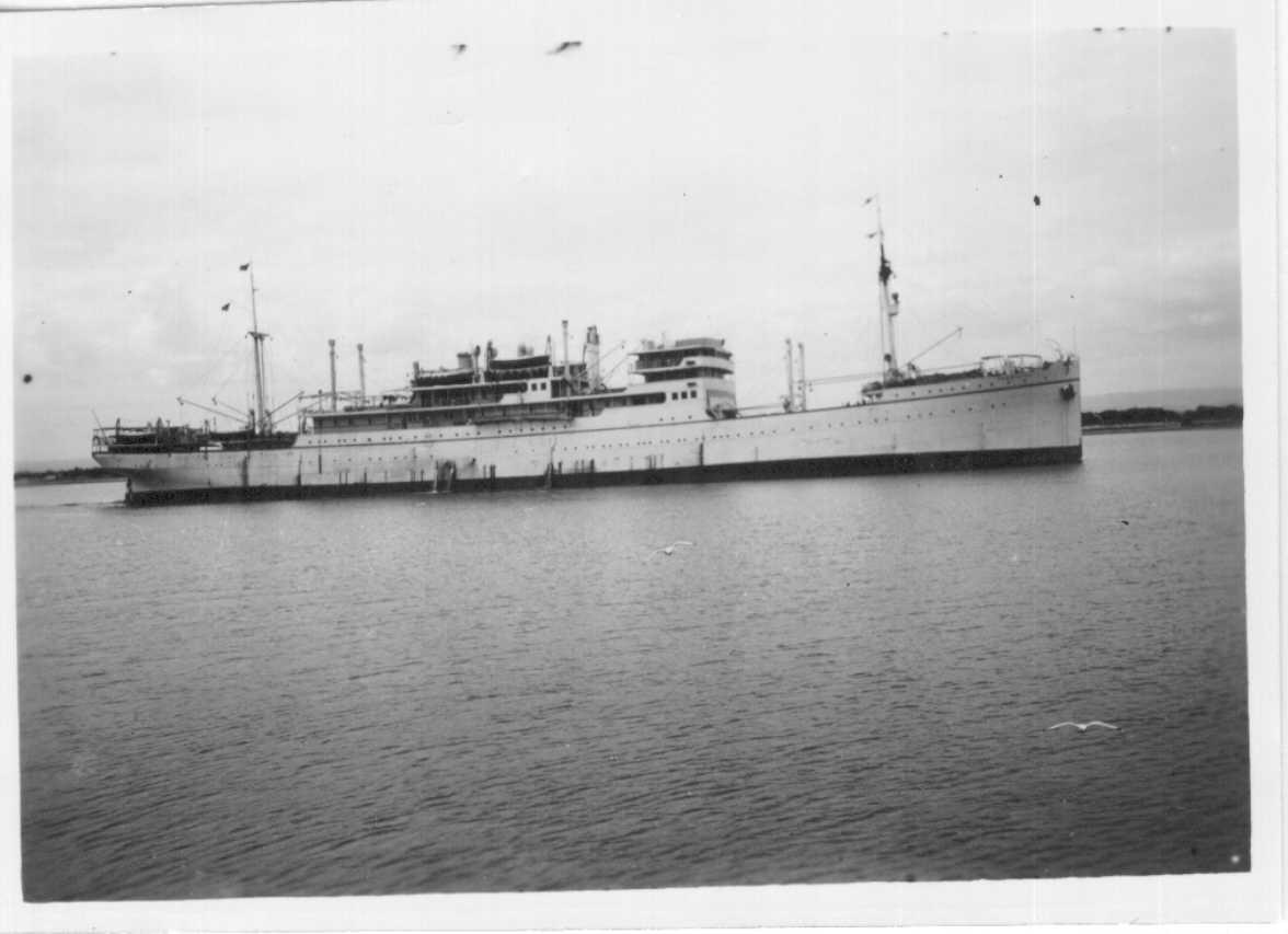 Passenger Vessel "Esquilino", built in 1925 by Cant. San Rocco S.A. - San Rocco, owned by Lloyd Triestino.
Tonnage:  8657 gross, 5355 net
Dimensions:  length 450'0", breadth 57'2", draught 32'4"
Port Of registry:  Trieste
Flag:  Italian

In this ima