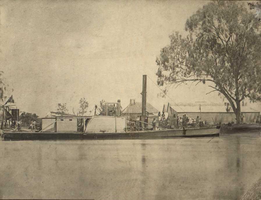 Paddle Steamer at Mannum.