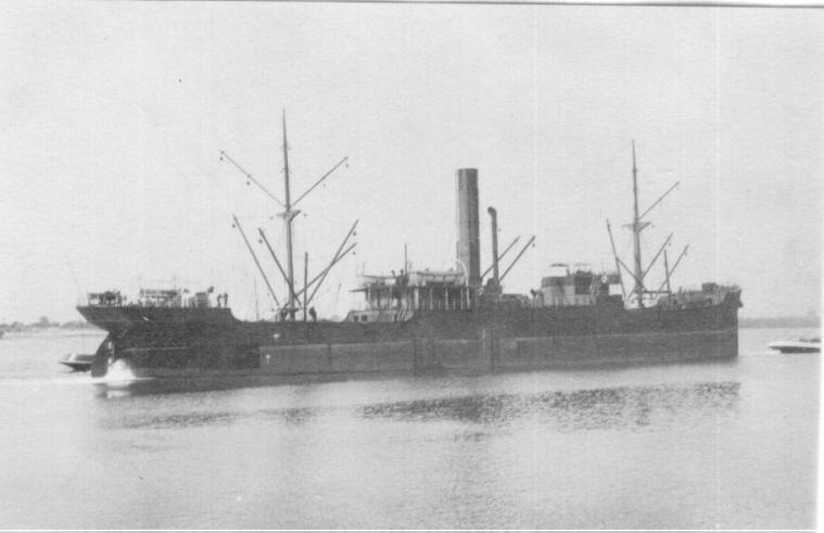 1910-11 General cargo vessel after collision