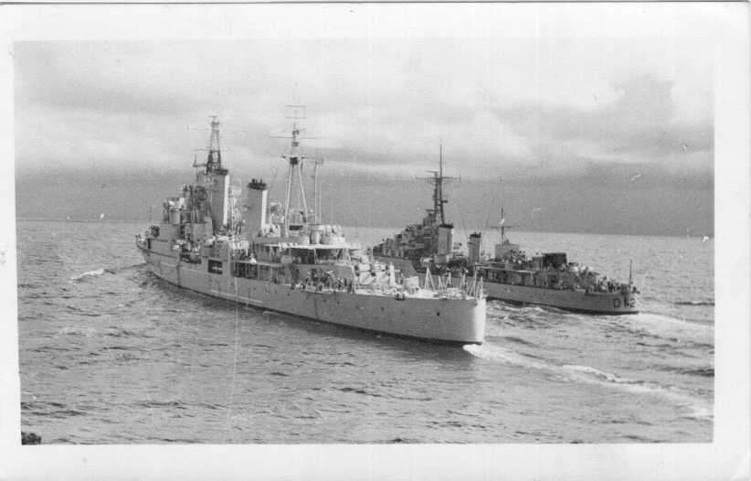 Tribal Class destroyer completed on 23 - 11 - 1942.  Built at Cockatoo docks, Sydney.  In March and April 1943 Warramunga performed convoy escort duties between Queensland and New Guinea.  The next month she joined task force 74 stationed in the Coral sea