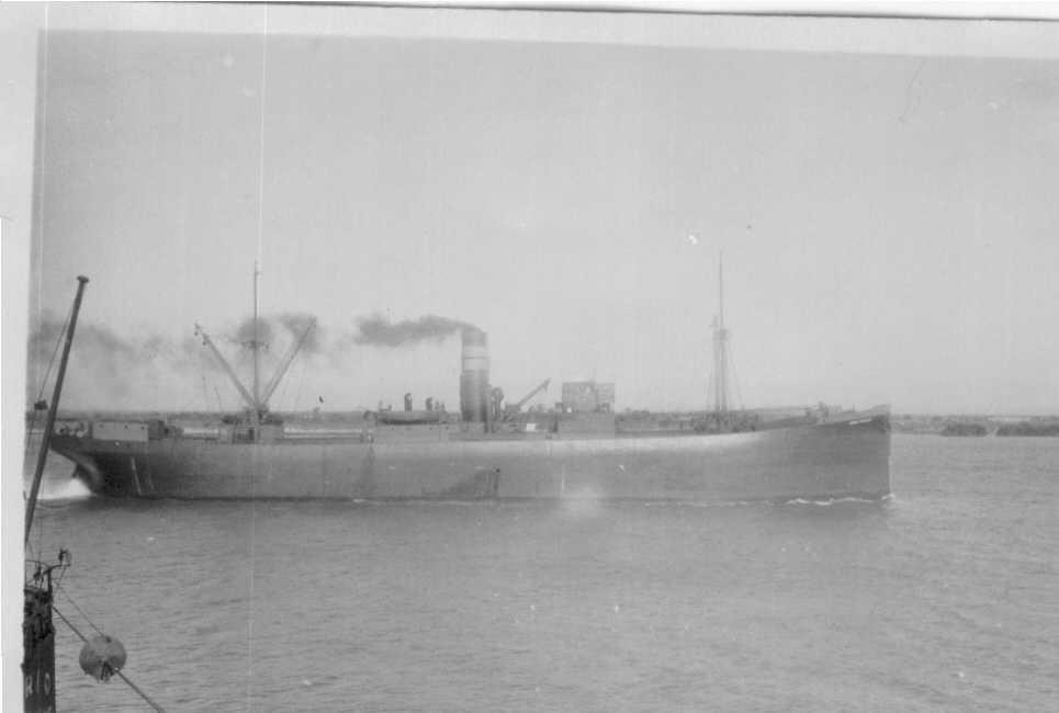 1921-22 General cargo vessel underway