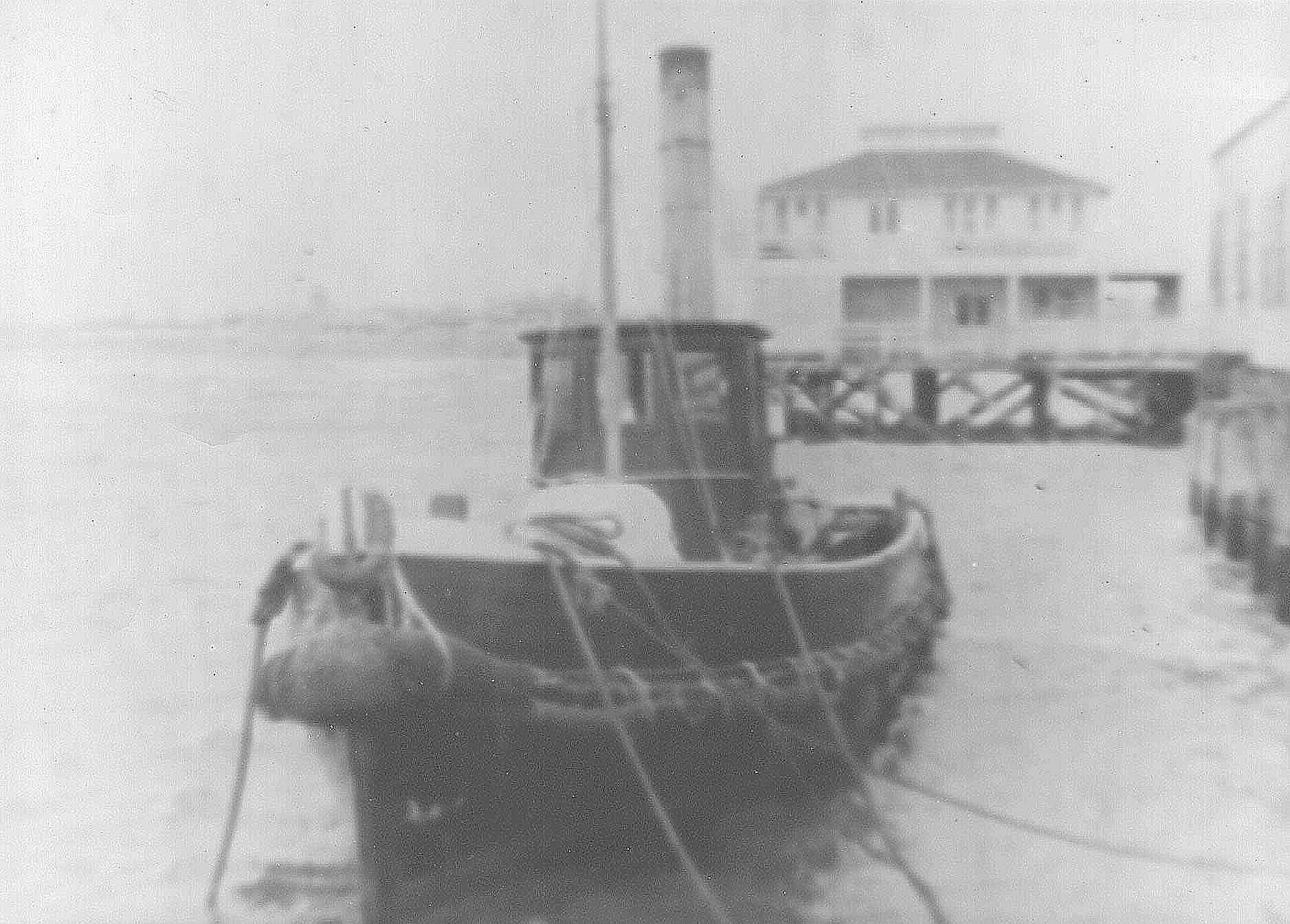 "Steam Tugs in South Australia" by R Parsons describes "Edith" as a single screw steamship built in 1885 .