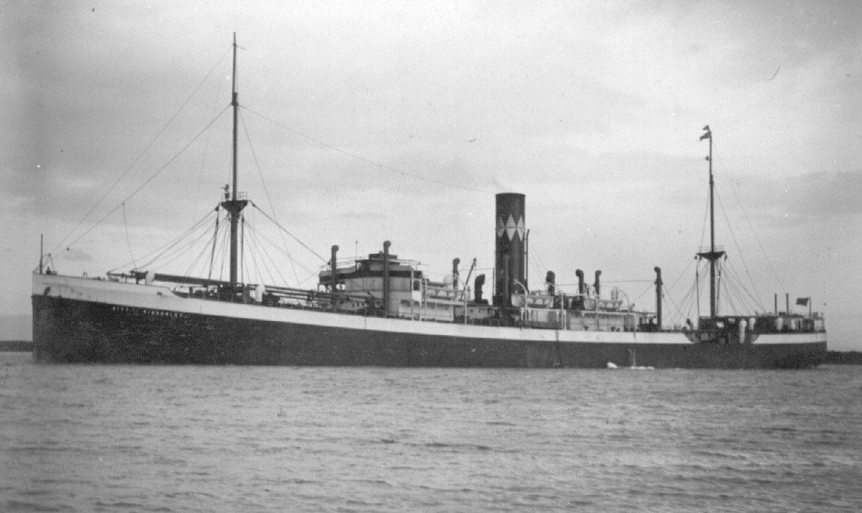 1925 general cargo vessel under way