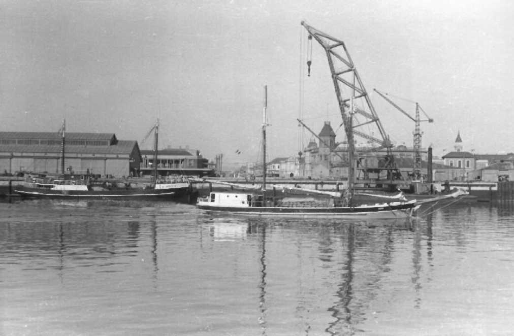 2 masted ketch, formerly of Melbourne, built in 1881.  First owned by James Barbour, Aratapu, Auckland NZ, the registered in Port Adelaide in May 1910 by David Deex and R Fricker.  Register transferred to Melbourne in September 1913 although vessel contin