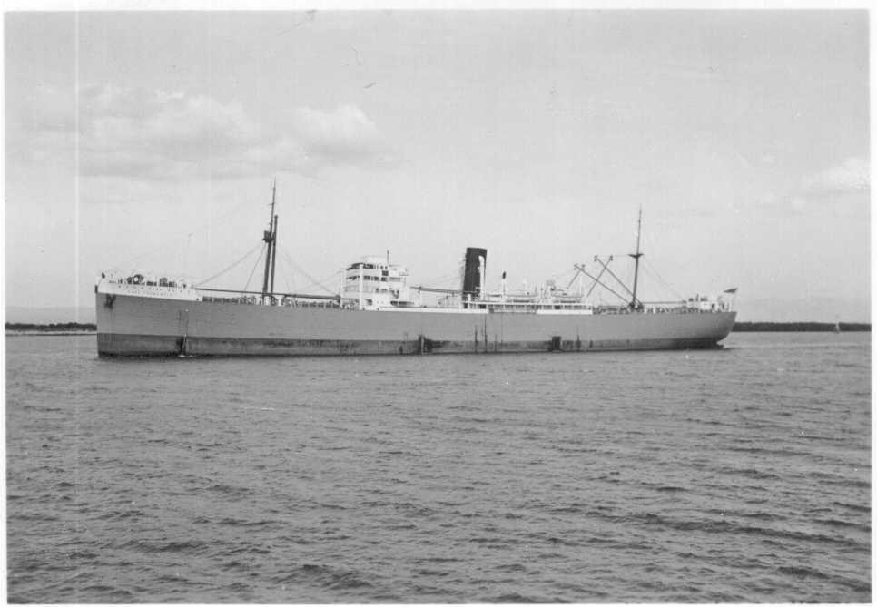 Refrigerated Cargo vessel "Port Fremantle", built in 1927 by Workman, Clark & Co Ltd - Belfast.  Owned by Commonwealth and Dominion Line Ltd.
Tonnage:  8072 gross, 4960 net
Official Number:  149807
Dimensions:  length 477'4", breadth 63'4", draught 31'