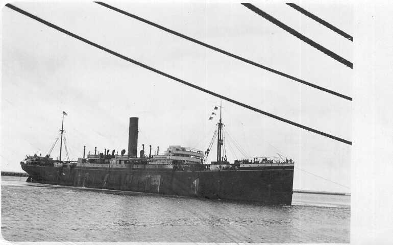 Passenger Liner "Pakeha", built in 1910 by Harland & Wolff - Belfast.  Owned By Shaw, Savill & Albion Co Ltd.
Official Number:  131759
Tonnage:  7899 gross, 5055 net
Dimensions:  length 477'5", breadth 63'1", draught 31'3"
Port Of Registry:  Southampt