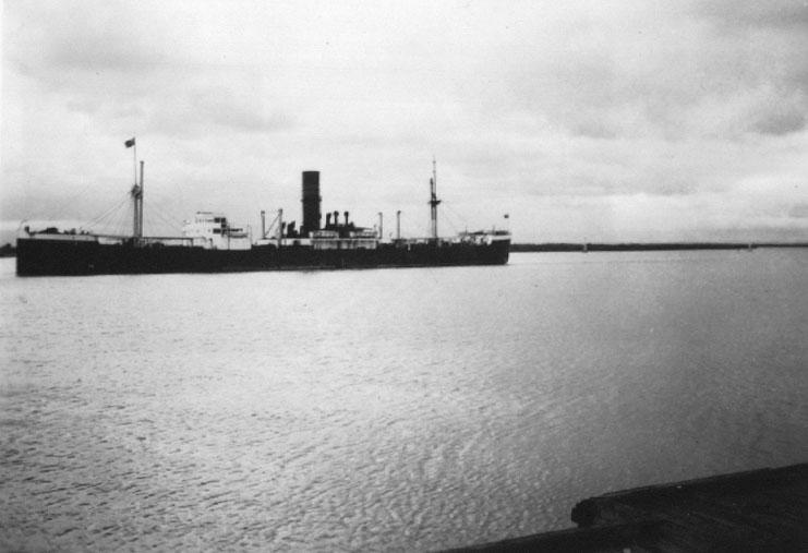Refrigerated Cargo vessel "Clan Colquhoun", ex "Gallie", ex "War Argus".  Built in 1918 by Workman, Clark & Co Ltd - Belfast.  Owned by the Clan Line Steamers Ltd and managed by Cayzer, Irvine & Co Ltd.
Tonnage:  7914 gross, 4888 net
Official Number:  1