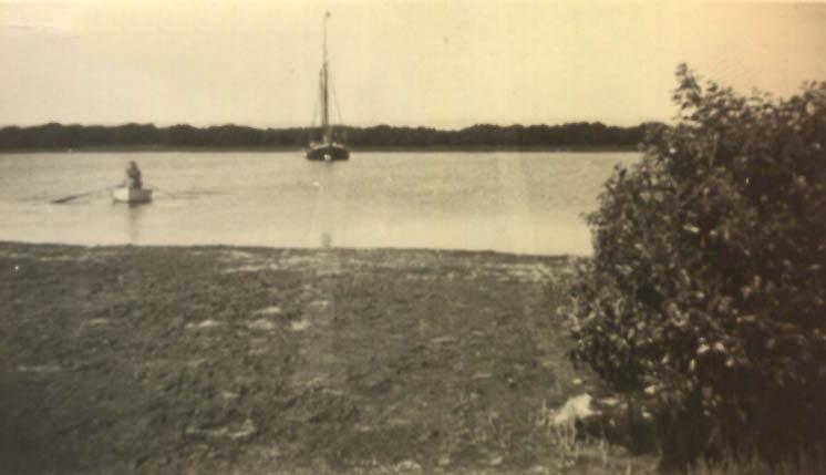 "Ketches of South Australia" by R Parsons describes "Hawthorn" as a wooden 2 masted ketch, formerly of Hobart, with 1 deck & round stern.  Built in 1875 in Franklin, Huon River, Tasmania, she was registered in Port Adelaide in Feb. 1876 by G. Foulis.  Own