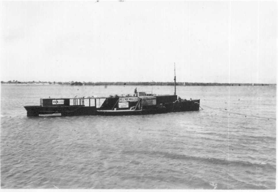 "Jupiter", built in 1866 at Port Adelaide as a barge, with the engine from the "Lady Augusta" being fitted in Nov 1868.   Now a 1 decked, round stern, carvel built paddle steamer with 7 bulkheads.   Owners:  1868 - James King, 1874 - H King & Partners, 18