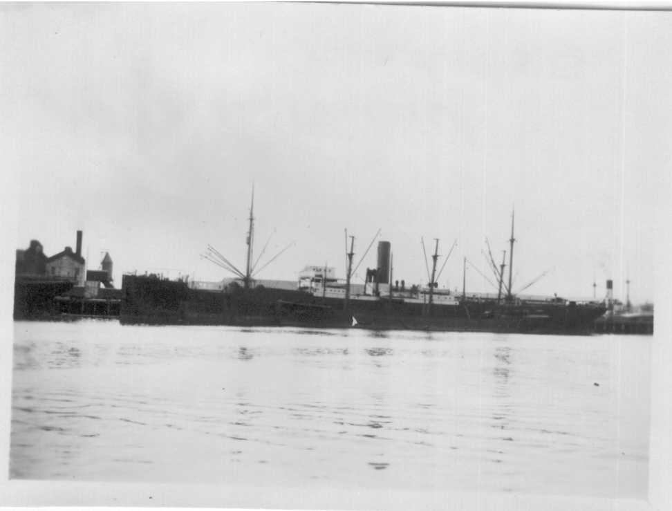 Refrigerated Cargo vessel "Westfalen", built in 1906 by J.C. Tecklenborg A.G. - Geestemünde.  Owned by Norddeutscher Lloyd.
Tonnage:  5665 gross, 3584 net
Dimensions:  length 406'0", breadth 52'7", draught 27'9"
Port Of Registry:  Bremen
Flag:  German