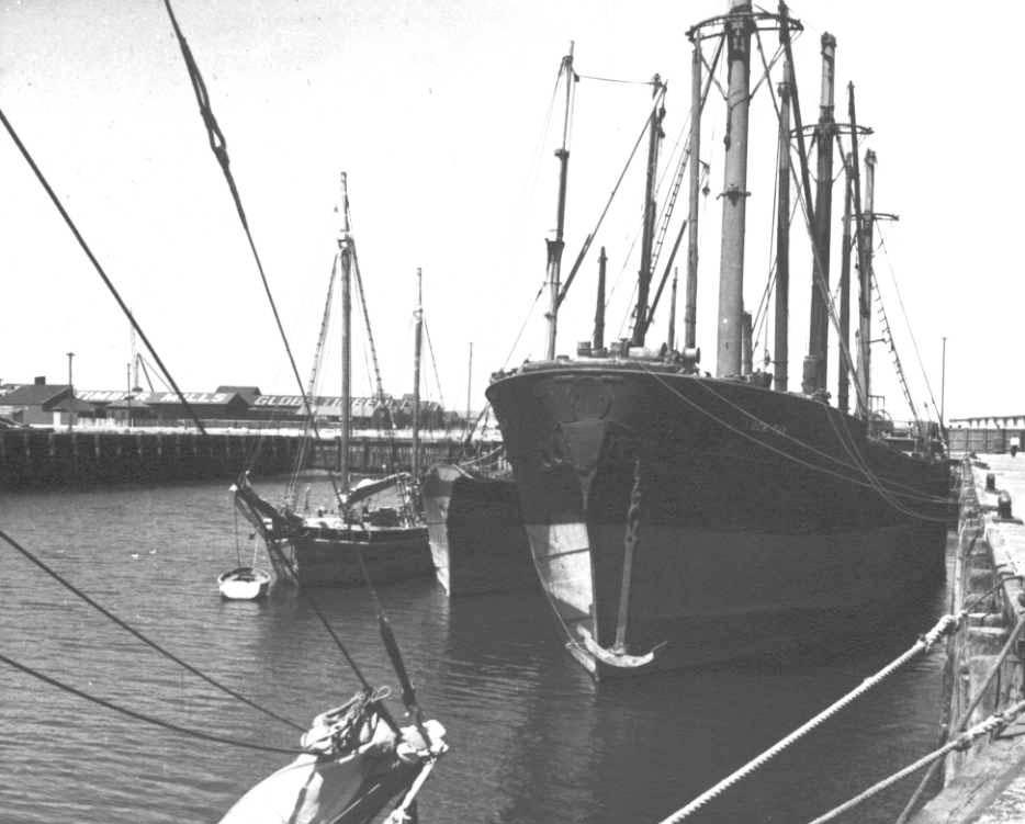 "Loch Tay" a fully rigged 3 masted iron ship, later barque.  Built in 1869 at Galsgow by Barclay, Curle & co for Glasgow Sgipping (Loch Line).  She was the last surviving ship of the Loch Line and was purchased by Huddart parker Ltd in November 1909 for 3