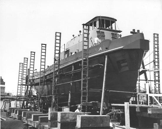 WILLARA Tug "Willara", built in 1962 by Adelaide Ship Construction Ltd. Owned by Waratah Tug & Salvage Co Pty Ltd.
Official Number: 316109
Tonnage: 242
Dimensions: length 105'10", breadth 28'2", draught 12'.5"
Port Of Registry: Sydney
Flag: British