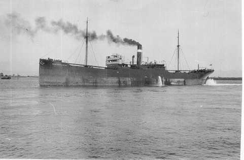 1930-31 General cargo vessel entering port