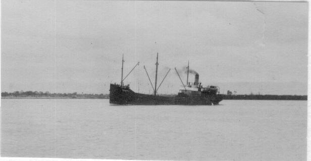 1927-28 General cargo vessel under way