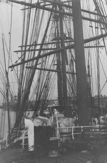 Showing foremast, 19/1/1933.