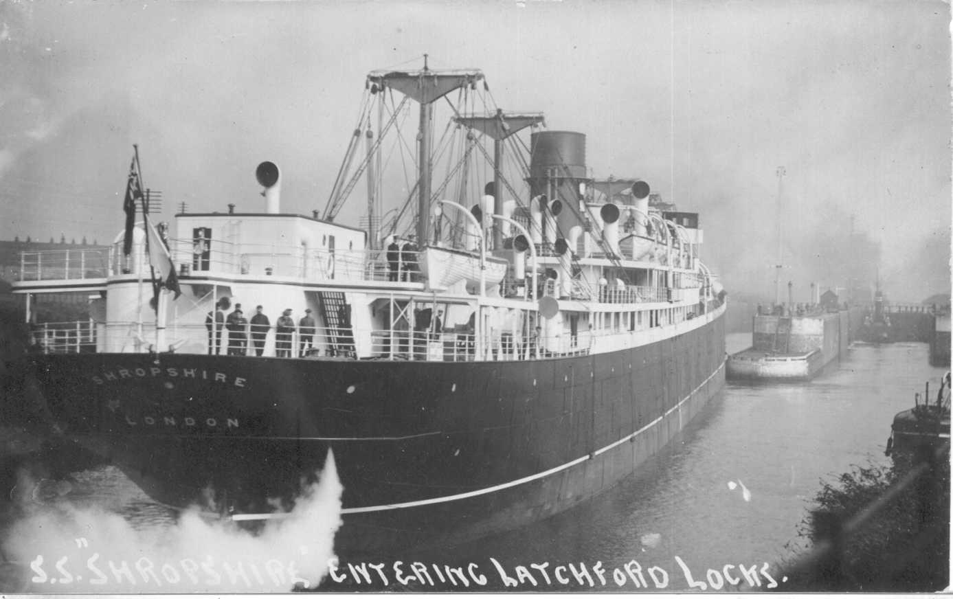 Passenger vessel entering Latchford Locks