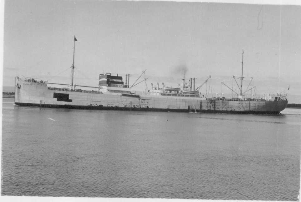 1919-20 General cargo vessel entering port