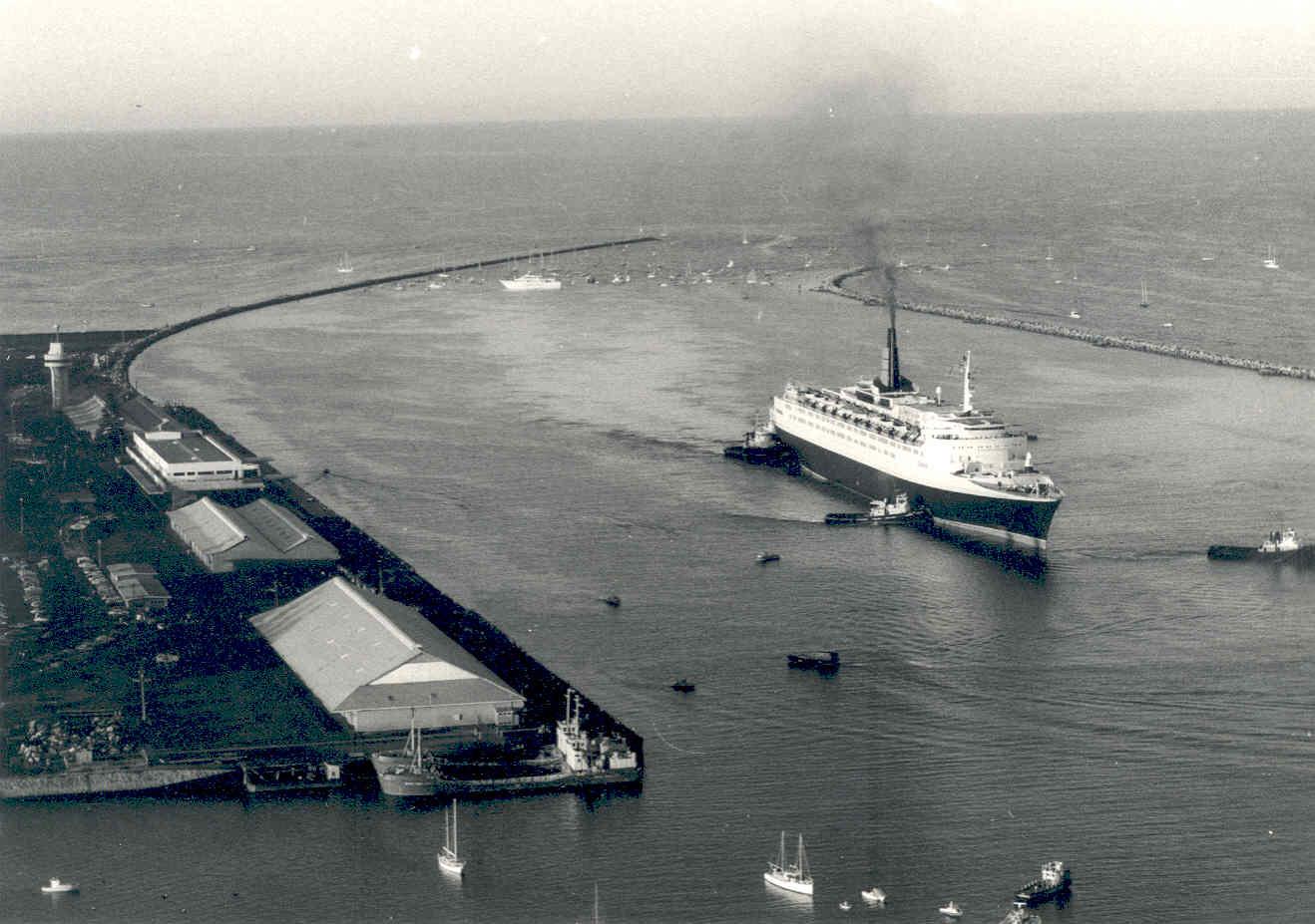 Passenger vessel at Outer Harbour