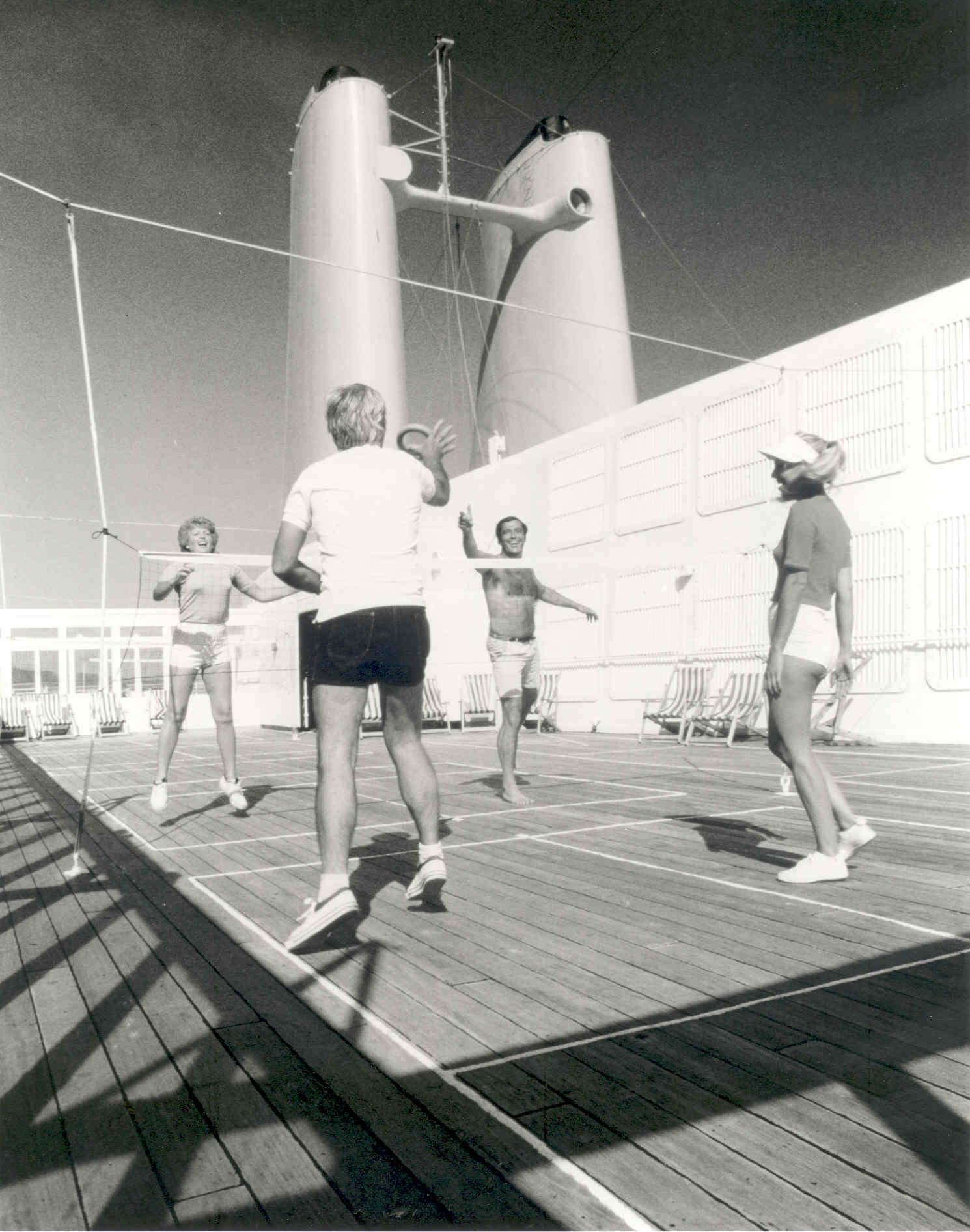 Passenger vessel - deck tennis