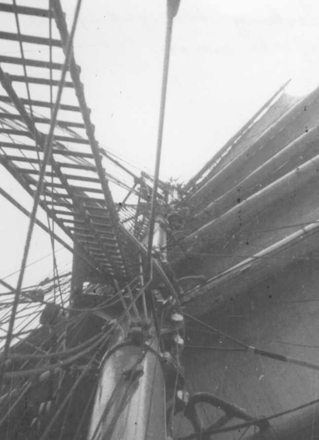 Barque - looking straight up one of the masts