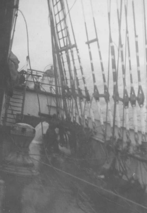 Barque - at sea, coming in the foredeck