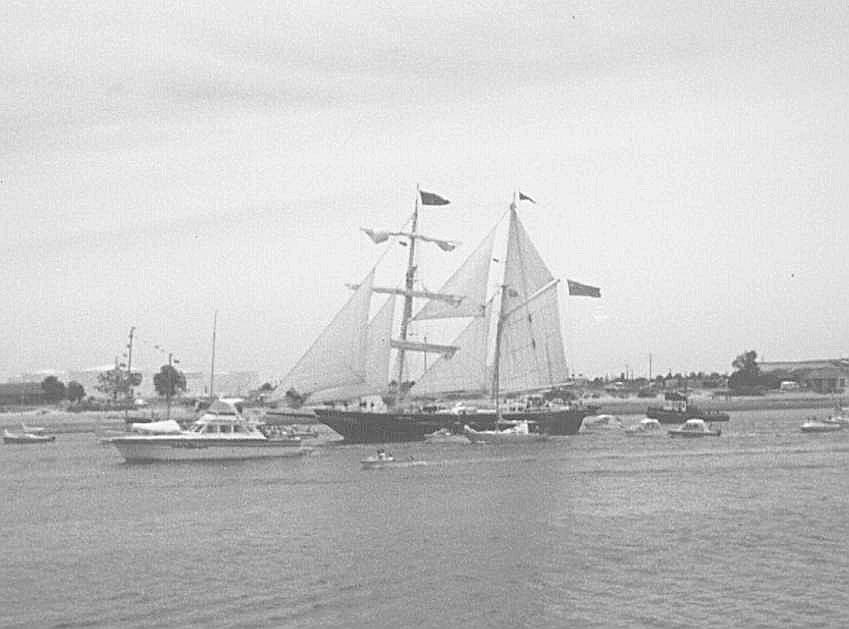 Entering Port Adelaide, 22/12/1987.