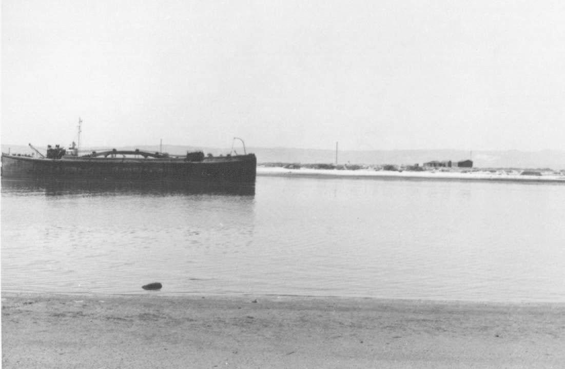 With barge at Snowden's Beach, 23/9/1965.