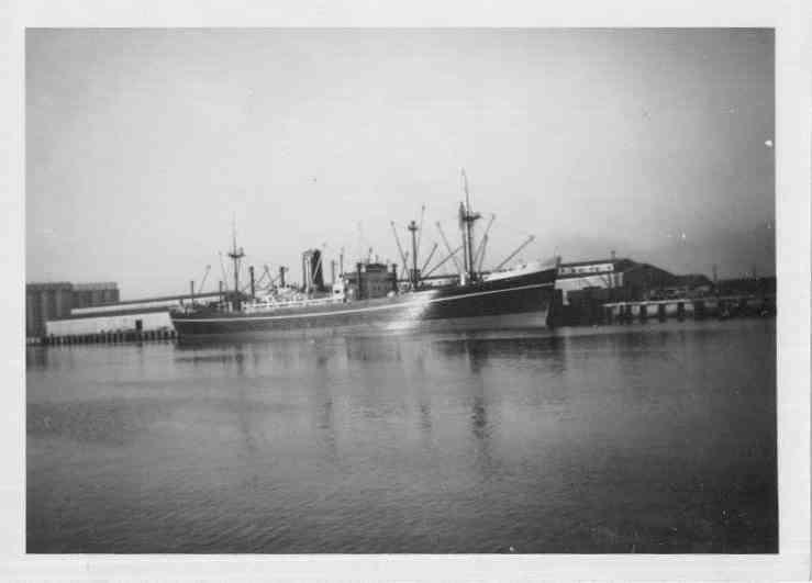 BENDIGO Built in 1922 by Harland & Wolff Ltd, Greenock, Scotland. This vessel made her inaugural voyage on 12 August 1922 from London - Sydney.
Base Port: London
Gross Tonnage: 13039
Dimensions: length 537', breadth 64', draught 30'
Motive power: initial