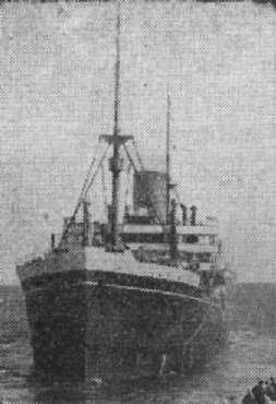 1921 passenger vessel entering port