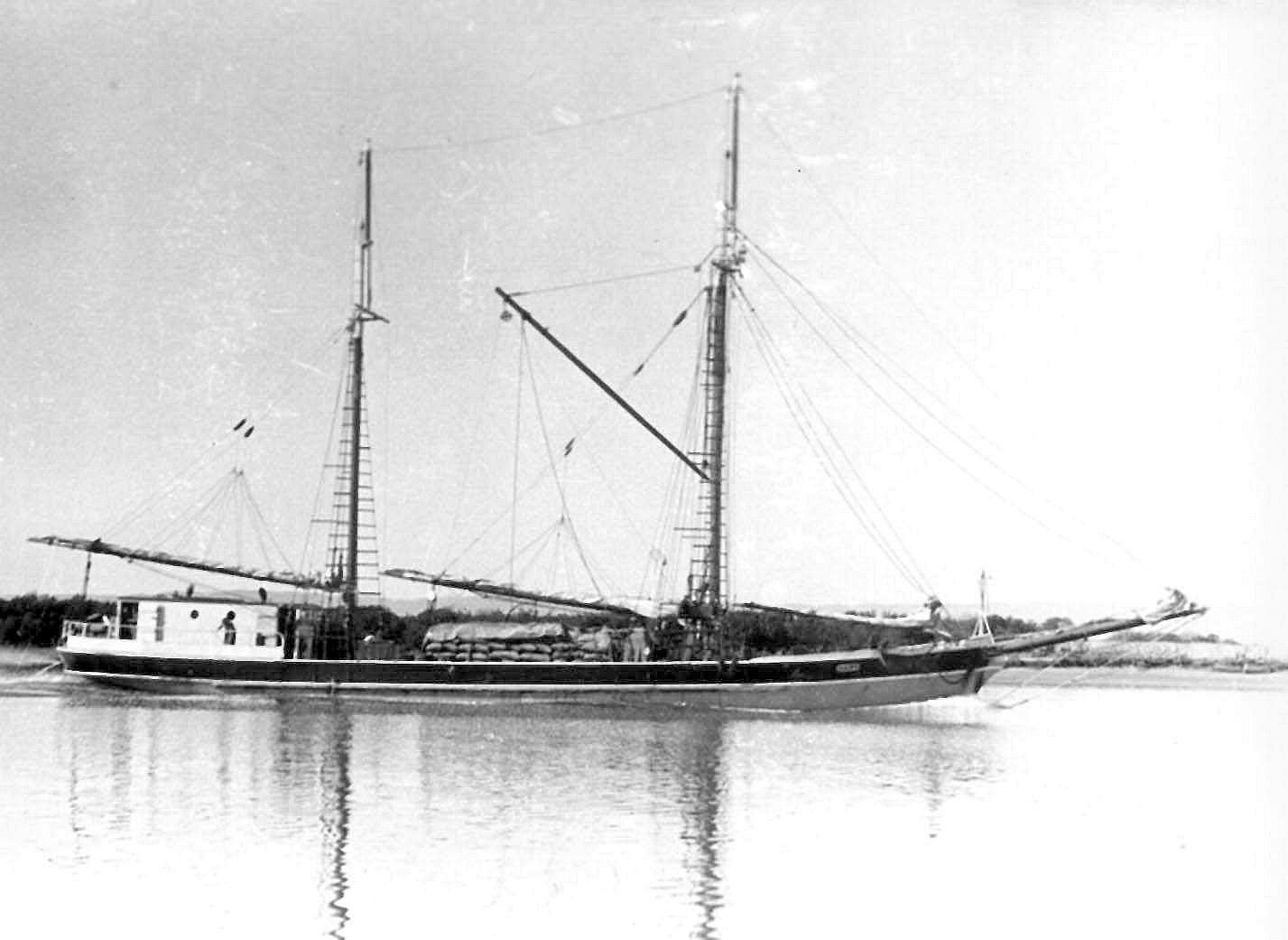 2 masted ketch, formerly of Melbourne, built in 1881.  First owned by James Barbour, Aratapu, Auckland NZ, the registered in Port Adelaide in May 1910 by David Deex and R Fricker.  Register transferred to Melbourne in September 1913 although vessel contin