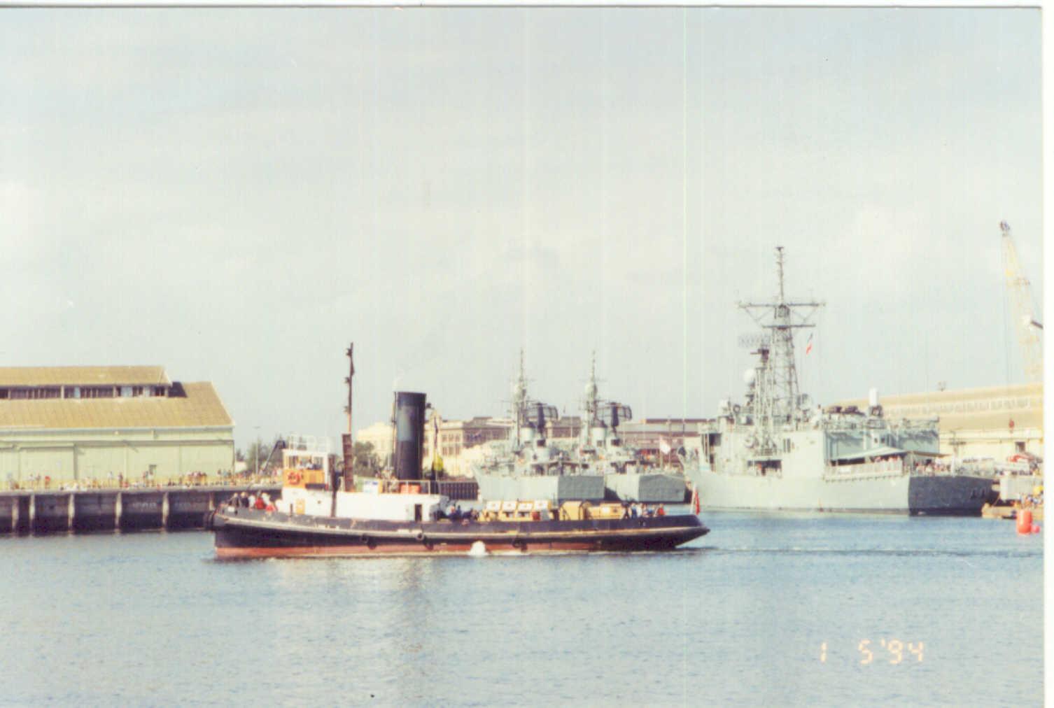 1994 Tugs at Port Adelaide with Navy ships