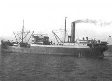 General cargo vessel S.S. "Paringa".  Built in 1908 by Scott of Kinghorn Ltd - Kinghorn.  Owned by Adelaide Steamship Company Ltd and lost en route to China on 26th December 1935.  "Paringa" together with "Rupara" and "Morialta" established the "Gulf Trip