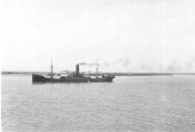 1930-31 General cargo vessel entering port